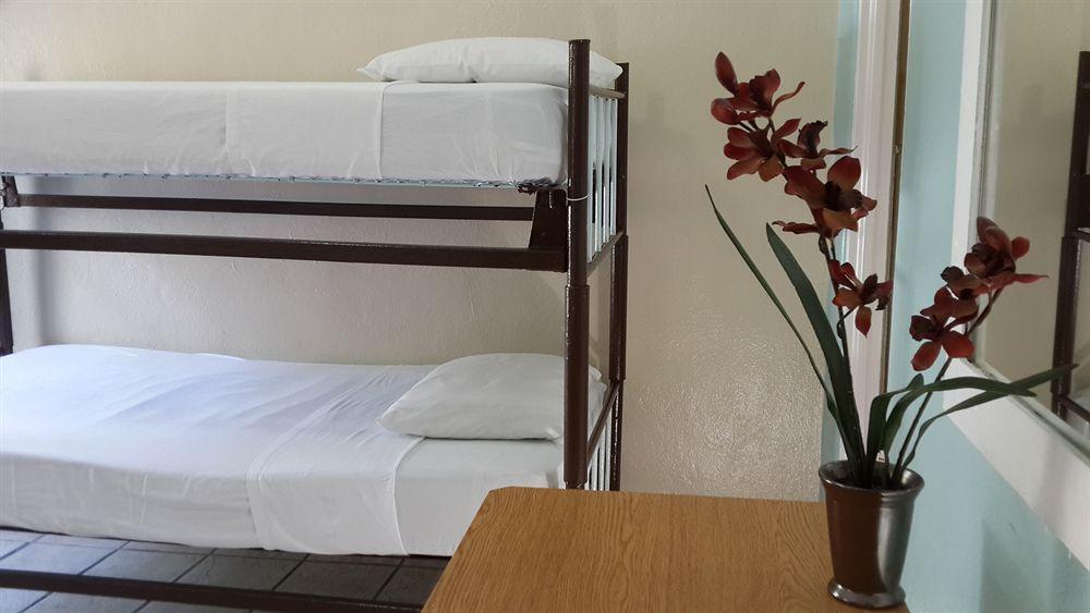 Seashell Motel And International Hostel Key West Buitenkant foto